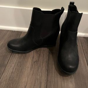 Black wedge boots opened and changed mind and never worn. Couldn’t return